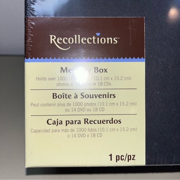 New/sealed Recollections Black Memory Box 4”11’x7.5”x4.5 (Clippings/Photos/DVDs) - Picture 2 of 8